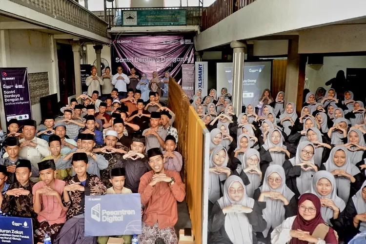 PT XLSMART Telecom Sejahtera Tbk (XLSMART) menggelar program Pesantren Digital di Pondok Pesantren Nurul Hikmah Bintoro, Demak. (dok.)