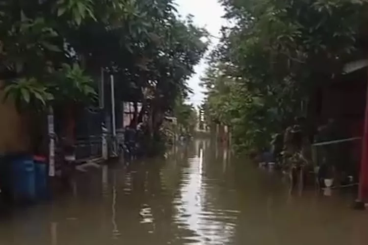 genangan di perumahan griya praja mukti langenharjo, (edi prayitno/kontributor kendal)