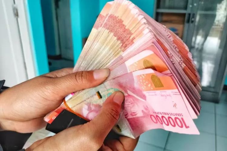 UMK Kota Semarang 2026 diusulkan naik 6,5 persen. (freepik)