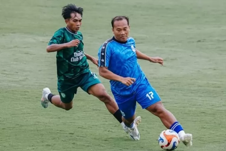 PSIS Semarang saat uji coba melawan Persikaba Blora. (instagram/psisfcofficial)
