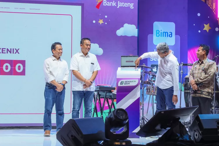 Sekda Jateng Sumarno dalam acara Penarikan Undian Tabungan BIMA Periode I Tahun 2025. (Humas Jateng)