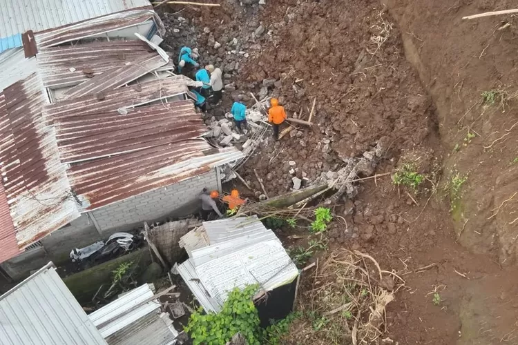 Ilustrasi longsor (BNPB)