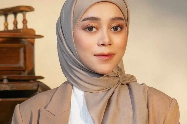 Penyanyi dangdut Lesti Kejora hadiri sidang uji materi Undang Undang Hak Cipta di Mahkamah Konstitusi pada Selasa, 22 Juli 2025. (Instagram/lestikejora/cakrawala.co)