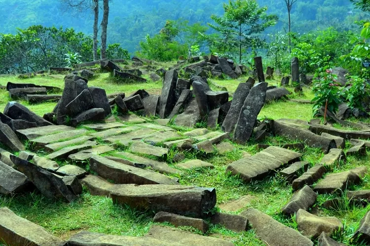 Arkeolog Keaslian Situs Gunung Padang Jurnal Flores