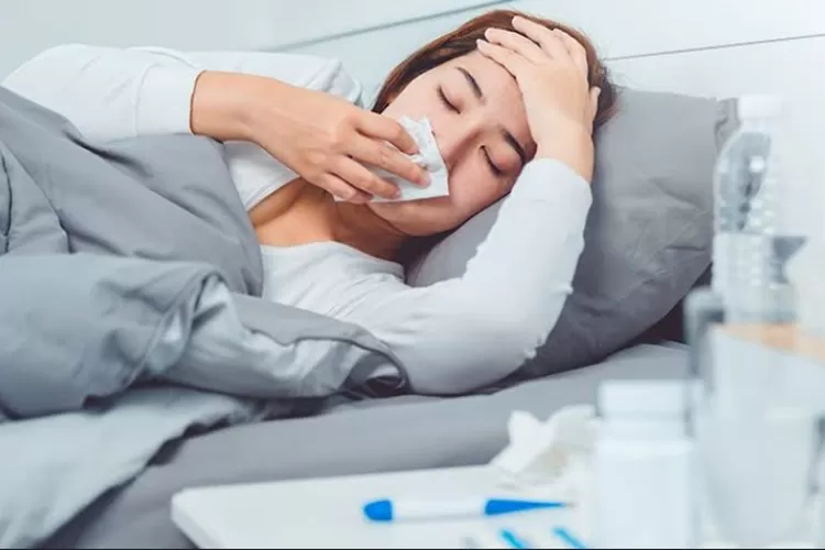 Musim Pancaroba, Waspada Tubuh Rentan Terserang Penyakit Dan Mudah Masuk Angin, Begini 7 Cara Mengatasinya  (halodoc)