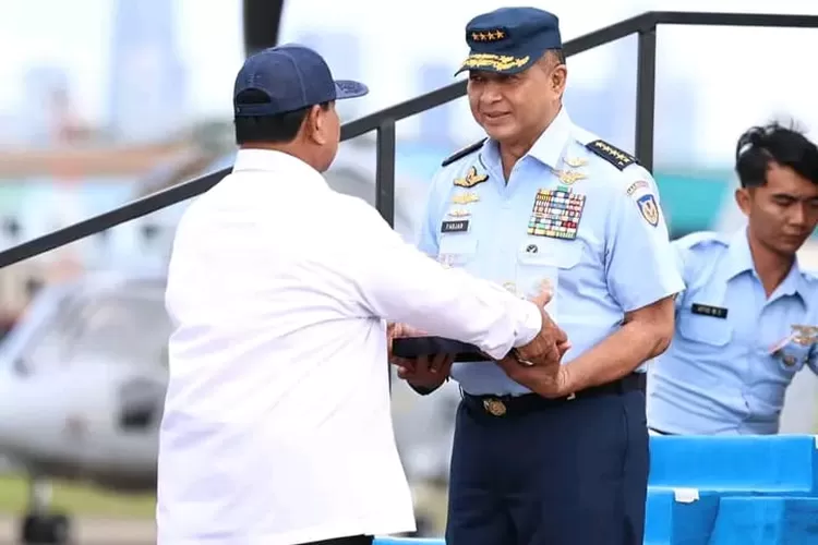 Disaksikan Jokowi Prabowo Serahkan Pesawat Keempat C J Super Hercules Untuk Tni Au Jurnal