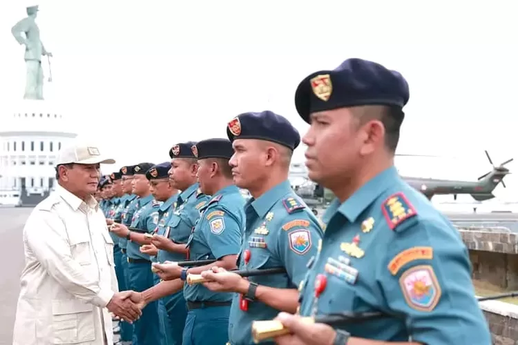 Prabowo Dorong Industri Pertahanan RI Kembangkan Kapal Serang Ringan ...