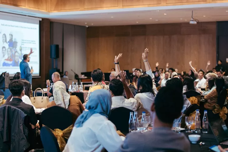 Kementerian BUMN menggelar Workshop Komunikasi dan Optimasi AI untuk Komunikasi Media Sosial di Bali pada 13 Mei 2025.