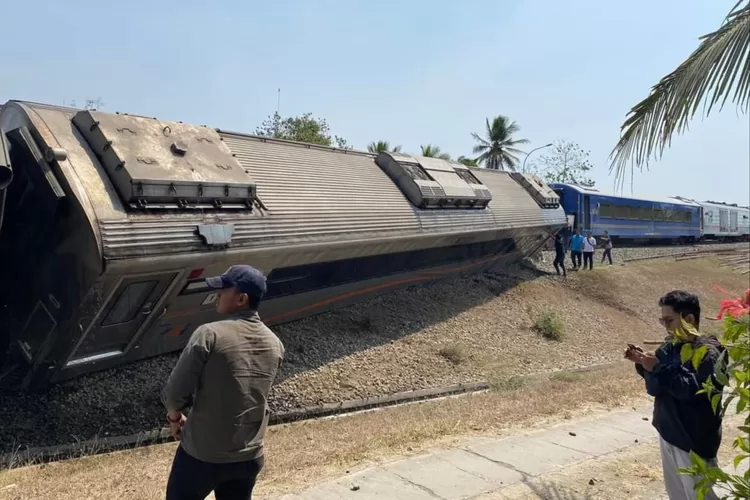 Kronologi Kecelakaan Kereta Argo Semeru Tabrak Argo Wilis Di Jalur Rel ...