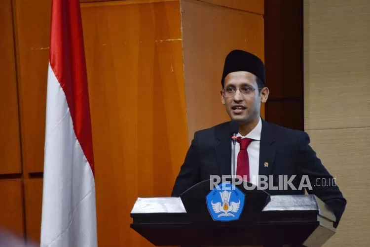 Hore! Nadiem Makarim Siapkan Dua Fasilitas Ini Untuk Guru Honorer Yang ...