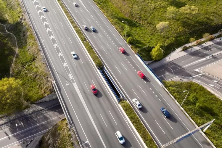 Jalan Tol Pertama di Indonesia Ini Hubungkan Jawa Barat dan DKI Jakarta, Ternyata Hasil Utang Luar Negeri!