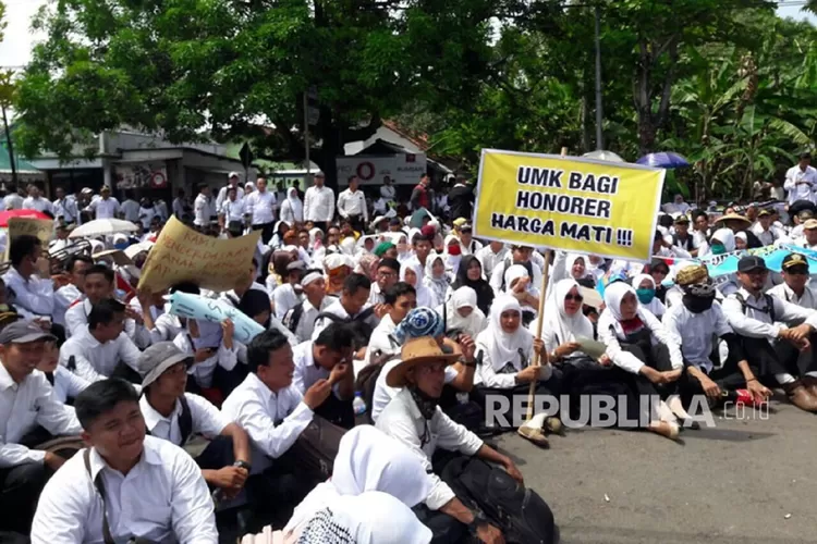 DPR Berjanji Akan Tindak Lanjuti Janji MenPAN RB untuk Angkat Tenaga Honorer yang Sudah Mengabdi 5 Tahun