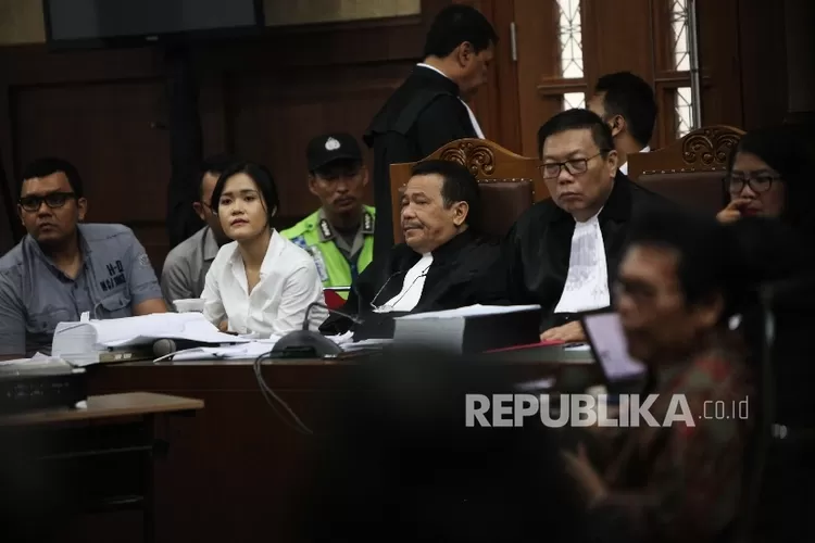 Rismon Sianipar Bongkar Kejanggalan Rekaman CCTV Kasus Jessica Wongso, Novum Baru Sudah Ada, Otto Hasibuan Siap PK?