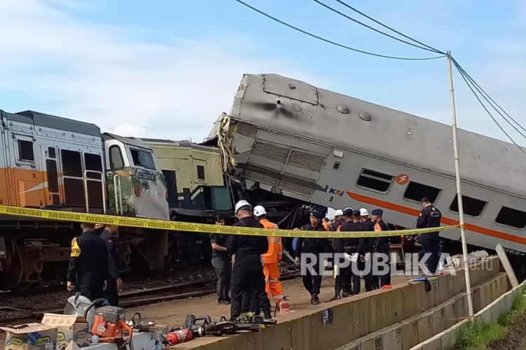 Penyebab Kecelakaan Kereta Api Turangga Tabrakan Dengan KA Lokal ...