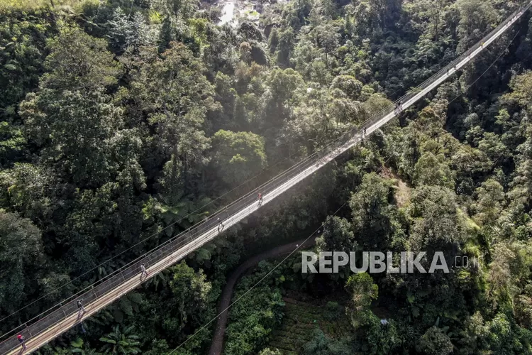 Terpanjang Di ASEAN, Jembatan Gantung Di Bandung Ini Habiskan Dana Rp4 ...