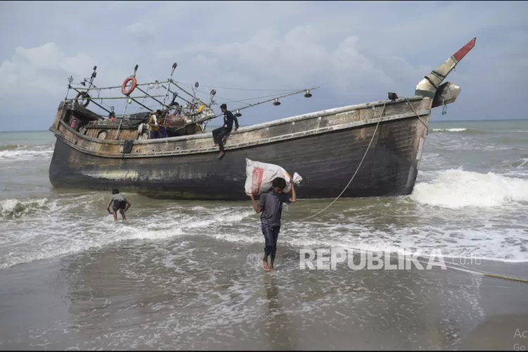 Kesal Rohingya Terus Masuk ke Indonesia, Pria Ini Marah-marah ke Nyi Roro Kidul Auto Viral: Akibat Capek Nyalahin Pemerintah Nggak Jelas