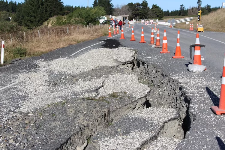 Misteri Megathrust: Potensi Gempa Besar dan Gelombang Tsunami yang Tidak Bisa di Prediksi