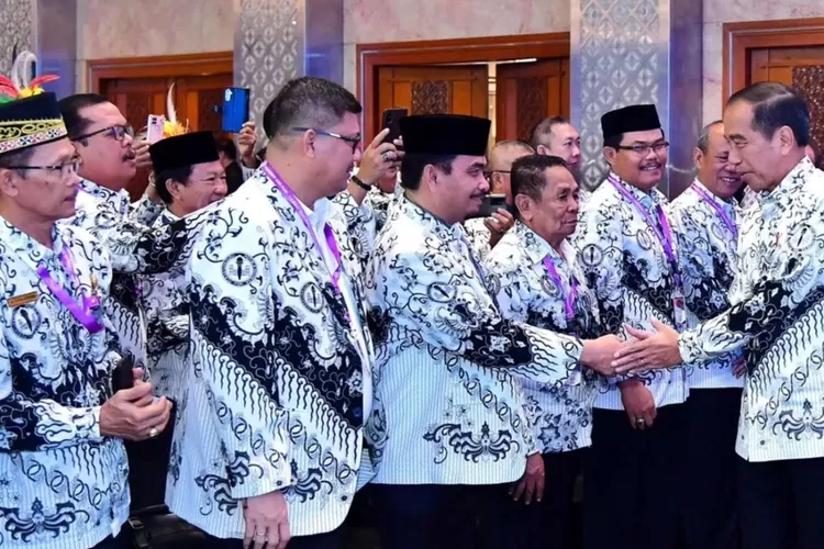 Khusus Guru PNS, Segini Besaran Gaji ke 13 Kalian Sesuai PP 14 Tahun 2024, Nilainya Sangat Besar