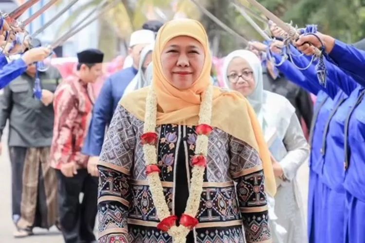 Khofifah Tak Gentar Lawan Siapapun di Pilkada Jatim 2024, Ngaku Sudah Dibekingi Orang-orang Ini