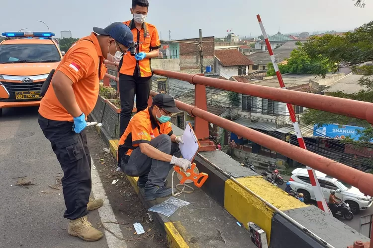 Pria di Bandung Gantung Diri di Flyover Cimindi - Ayo Bandung