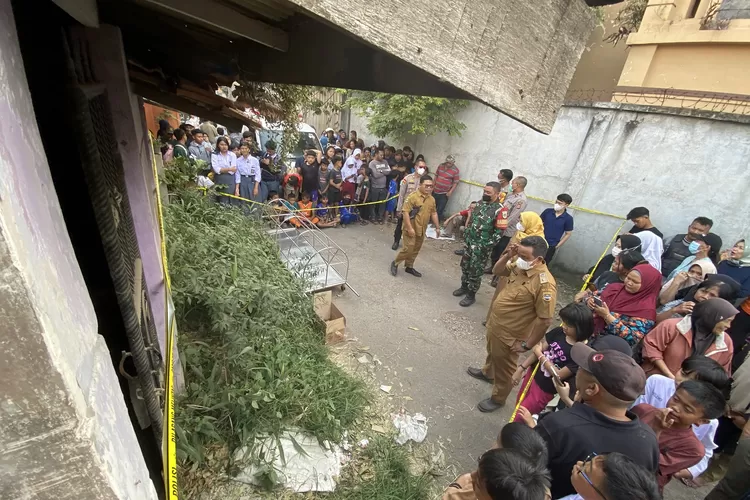Penemuan kerangka ibu dan anak di Bandung Barat bikin geger warga. Inilah kronologi kejadian mengerikan tersebut!