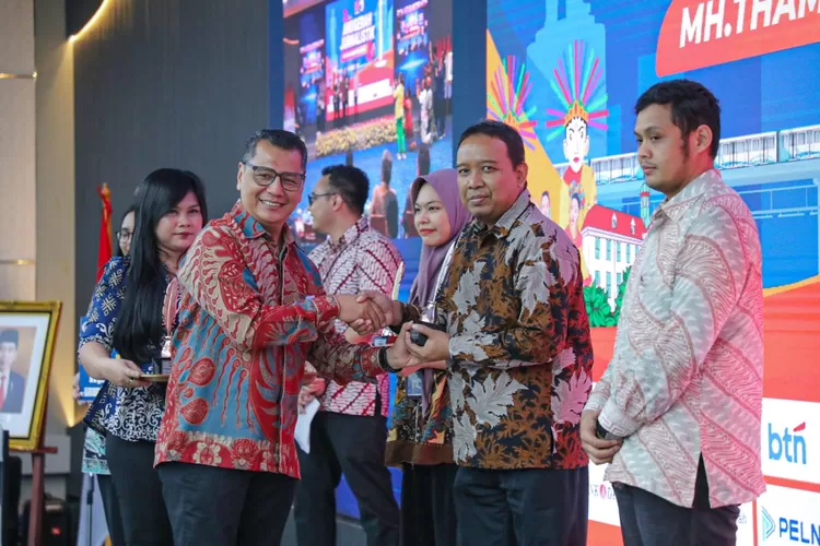 Ketua Umum PWI Pusat Zulmansyah Sekedang menghadiri acara puncak Anugerah Jurnalistik Mohammad Hoesni Thamrin 2024 (Istimewa)