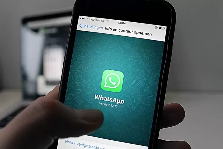 WhatsApp juga memiliki fitur Chat Lock yang membuat pesan obrolan lebih aman, oengguna tidak perlu khawatir.  (AyoBandung.com)