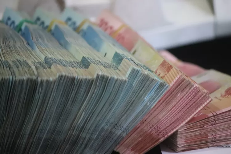 Buruh Dapat Kado Awal Tahun Dari Pemerintah Upah Minimum Resmi Naik Dan Segini Yang