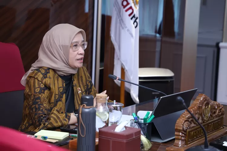 MenPAN RB Rini Widyantini lirik kebijakan ASN naik angkutan umum, berpotensi berlaku nasional. (menpan.go.id)