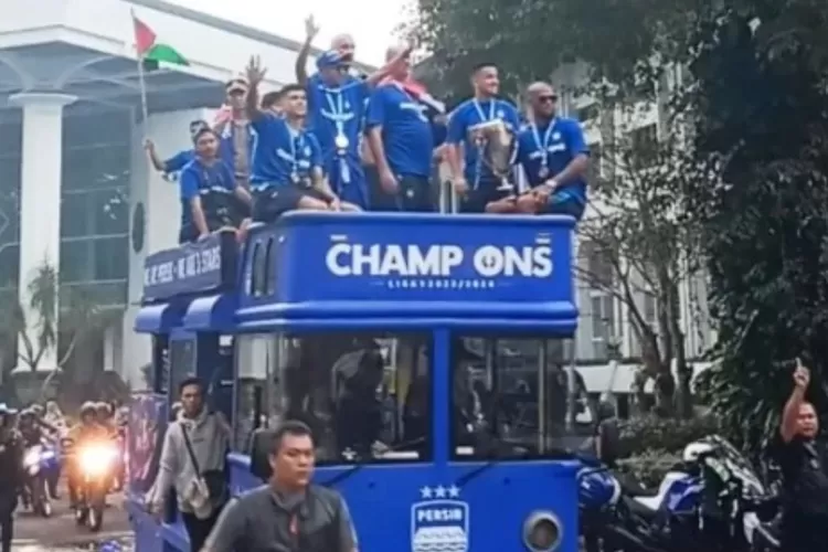Hadiah Juara Liga 1 2024/2025: Persib Bandung Bisa Kantongi Hingga Rp4 Miliar! (Ayobandung.com/Arif Budianto)