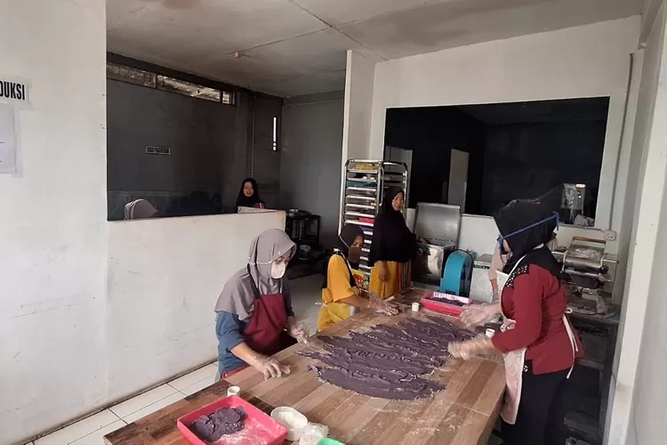 Perempuan Tangguh di Kuningan Ini Dirikan KWT Berkat Pinjaman KUR BRI