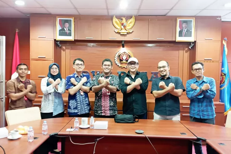 Pengurus Persatuan Wartawan Indonesia (PWI) Pusat terima Tim Badan Siber dan Sandi Negara (BSSN) di Lantai 4 Gedung Dewan Pers, Selasa (21/10/25). (dok)
