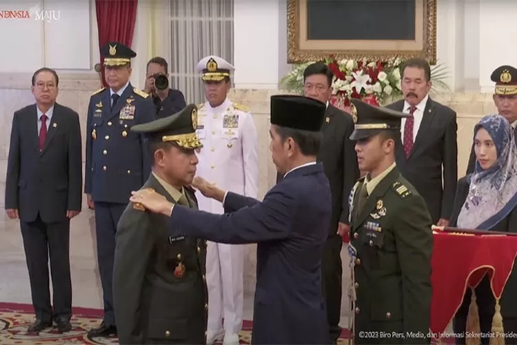 Sah! Presiden Jokowi Lantik Jenderal Agus Subiyanto Jadi Panglima TNI ...