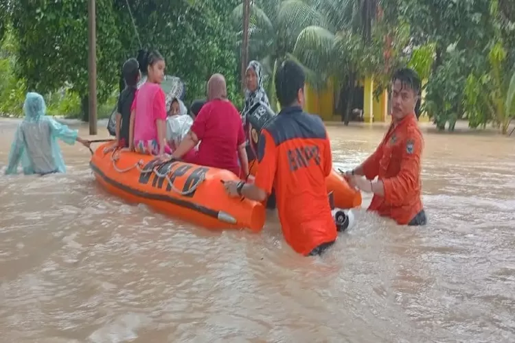 Akibat Banjir Dan Longsor, 19 Orang Dilaporkan Meninggal Dan 7 Orang ...