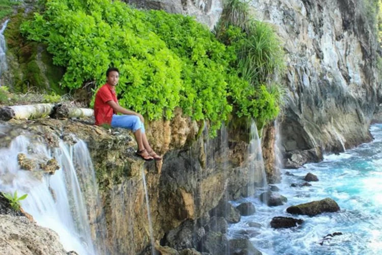 Air Terjun Tersembunyi Di Bali Yang Direkomendasi, Rasakan Spa Alami ...