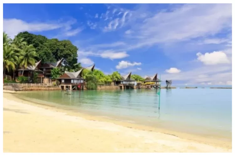Pantai Nongsa berada di bagian timur laut Pulau Batam, tepatnya di Kecamatan Nongsa, Kota Batam, Provinsi Kepulauan Riau  (Foto/Instagram/@jalankuy)