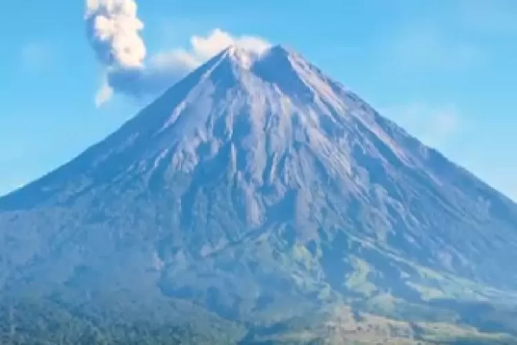 Gunung Semeru Meletus Lagi Pagi Ini Melontarkan Abu Vulkanik Yang