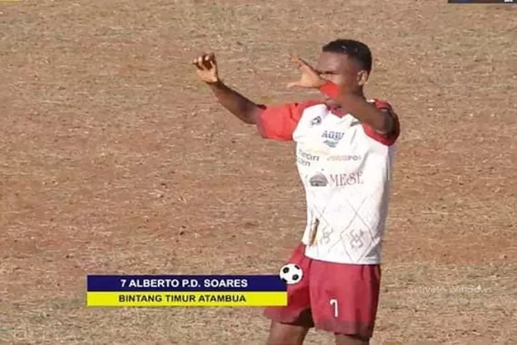 Alberto Soares, Pemain Sepakbola Bintang Timur Atambua yang kini menjadi Top Skor Sementara liga 3 ETMC XXXII Rote Ndao 2023  (Tangkapan layar YouTube @Rote TV)