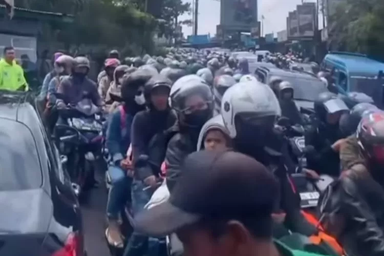 Jalur Puncak Alami Kemacetan Parah, Inilah 7 Fakta yang Wajib Diketahui