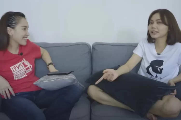 Rina Nose dan Ayu Ting ting