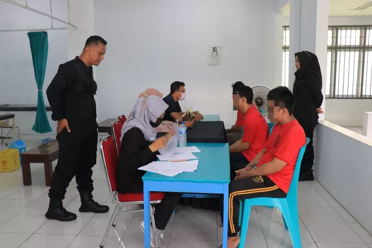 Rehabilitasi Sosial Napza: Skrinning Di Lapas Pemuda Madiun: Upaya ...