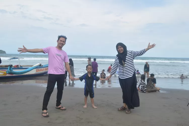 Pantai Pangandaran (Adoy)
