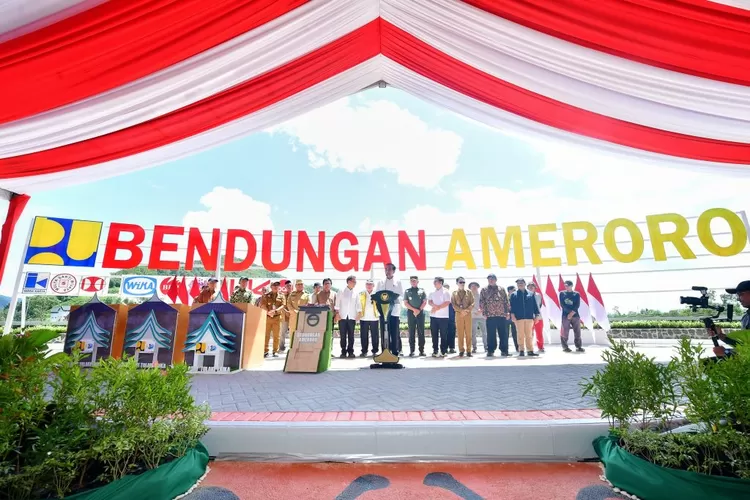 Presiden Jokowi meresmikan Bendungan Ameroro di Kabupaten Konawe, Sulawesi Tenggara, Selasa (14/05/2024)