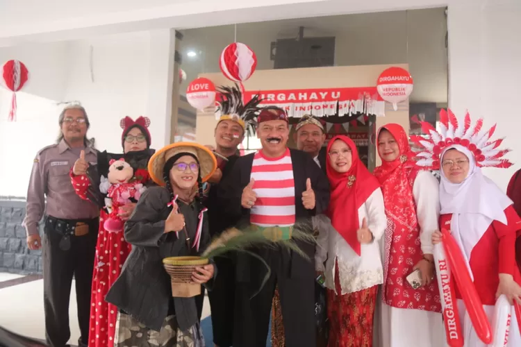 Meriahkan HUT ke-79, Disdik Kabupaten Bogor Gelar Karnaval Budaya (Humas Kab Bogor)