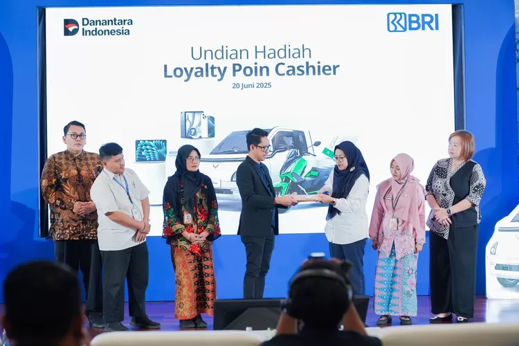 BRI luncurkan Loyalty Poin Cashier 2025, beri hadiah mobil listrik, iPhone, hingga MacBook untuk merchant aktif. (Foto: BRI)