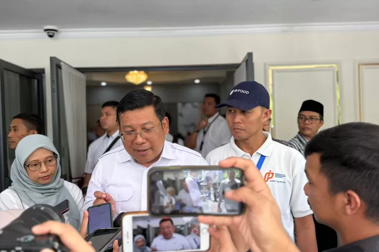 Kepala Badan Pangan Nasional (Bapanas), Arief Prasetyo, mendorong koperasi desa yang sudah aktif untuk menjadi penyalur beras SPHP