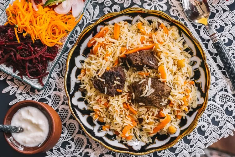 Kuliner Ramadan 2025 (Freepik/stockking)