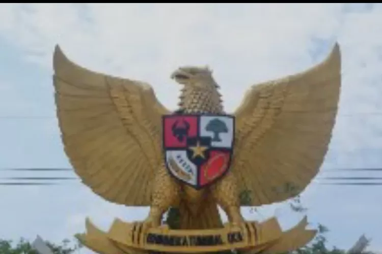 Gambar Ilustrasi Garuda Emas Raksasa yang berdiri tegak di Ibukota Nusantara IKN, indonesia pecahkan Rekor Dunia