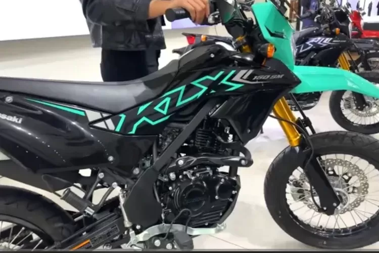 warna baru Kawasaki KLX 150 SM 2025 (youtube)