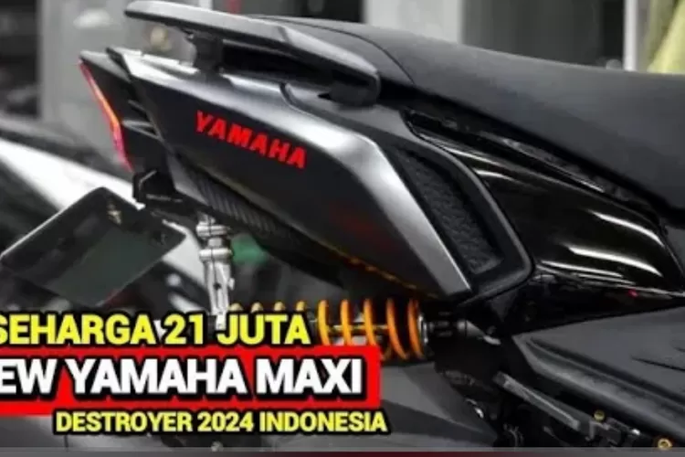 Yamaha S Max lawan Nmax (youtube)
